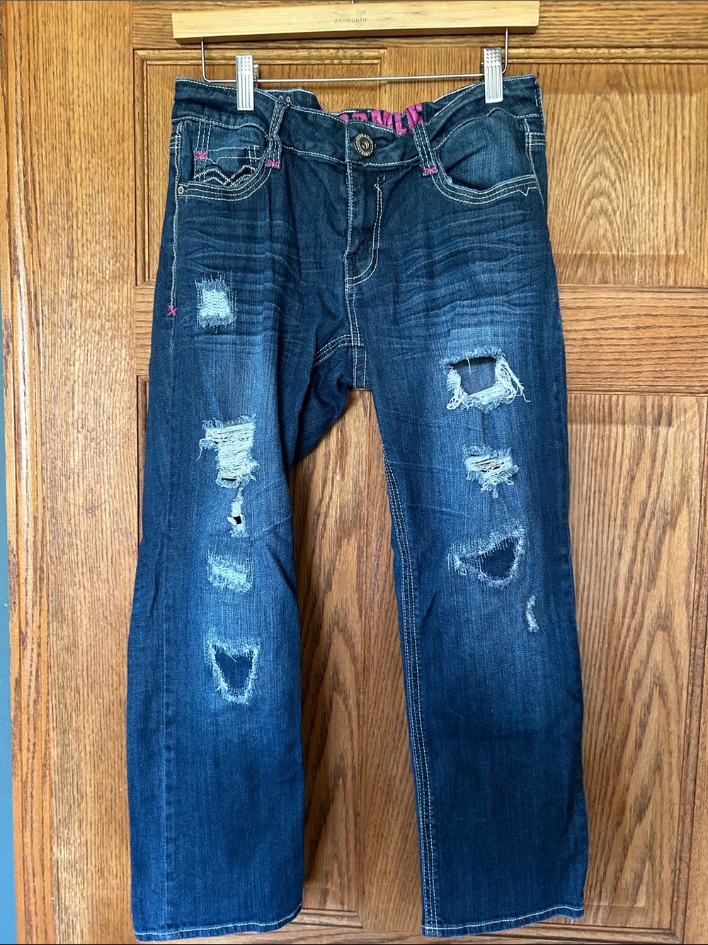 Hydraulic Wonem’s distressed capris with Pink Accents